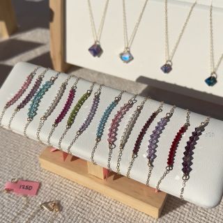 Naše kolekce náramků z 14K plněného zlata a se Swarovski korálky 🎨✨ Naše šperky jsou: 𓇼 Ručně vyrobené ⚒️ 𓇼 Vhodné i k...